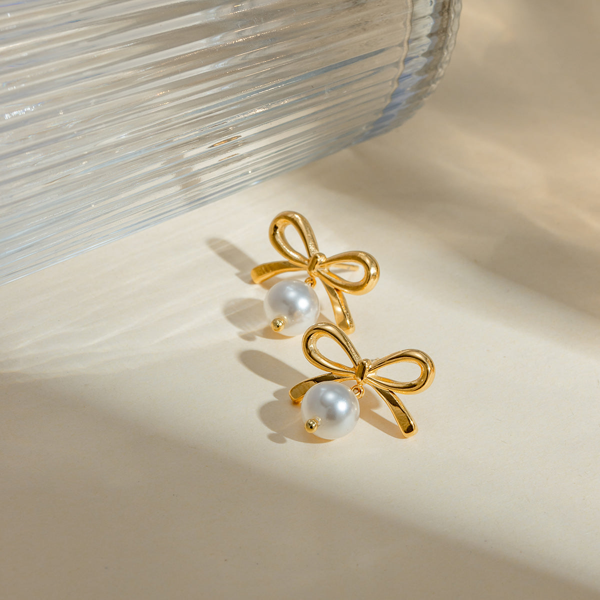 Bow Pearl Earrings