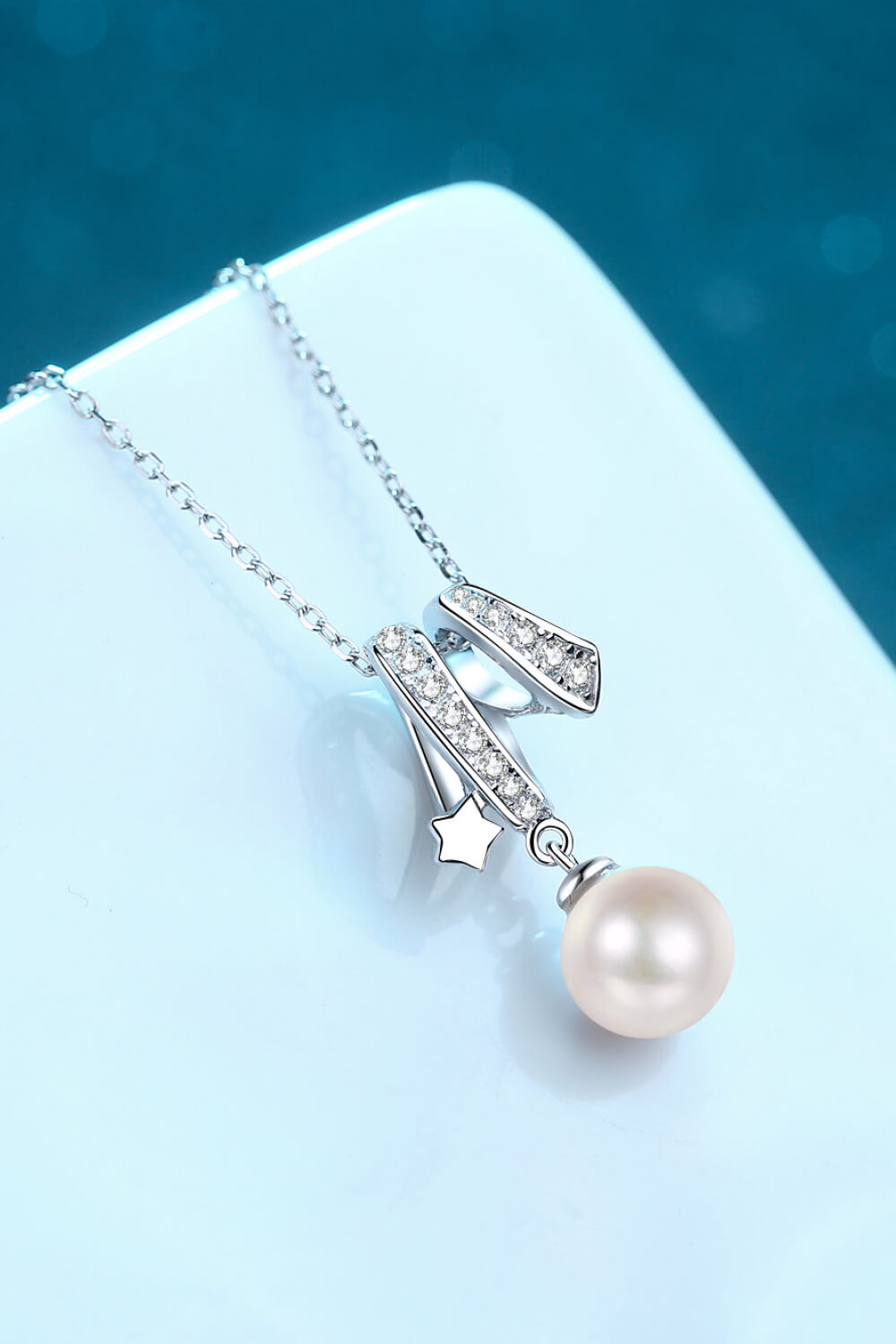 Pearl Pendant Chain Necklace